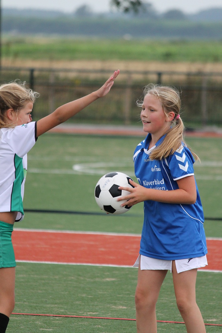 Oefenwedstrijd E2 Almkerk 096.JPG